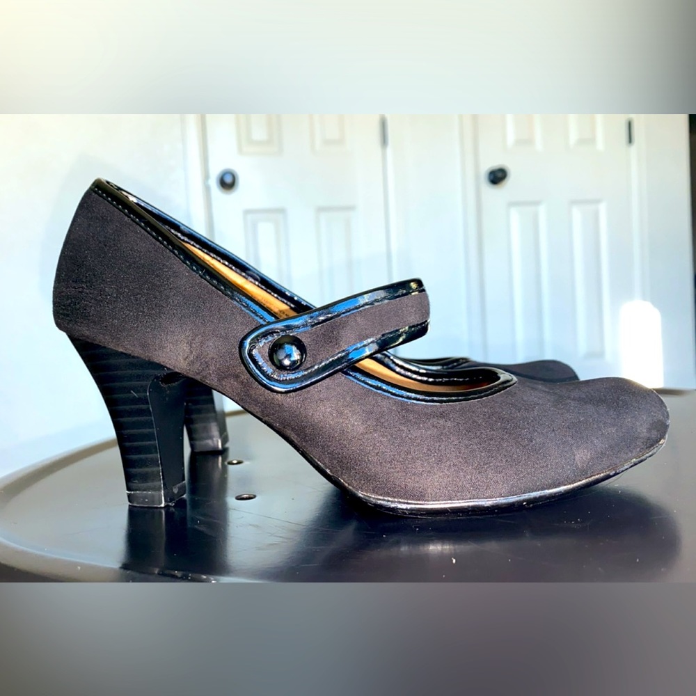 Jaclyn Smith Mary Jane Heels